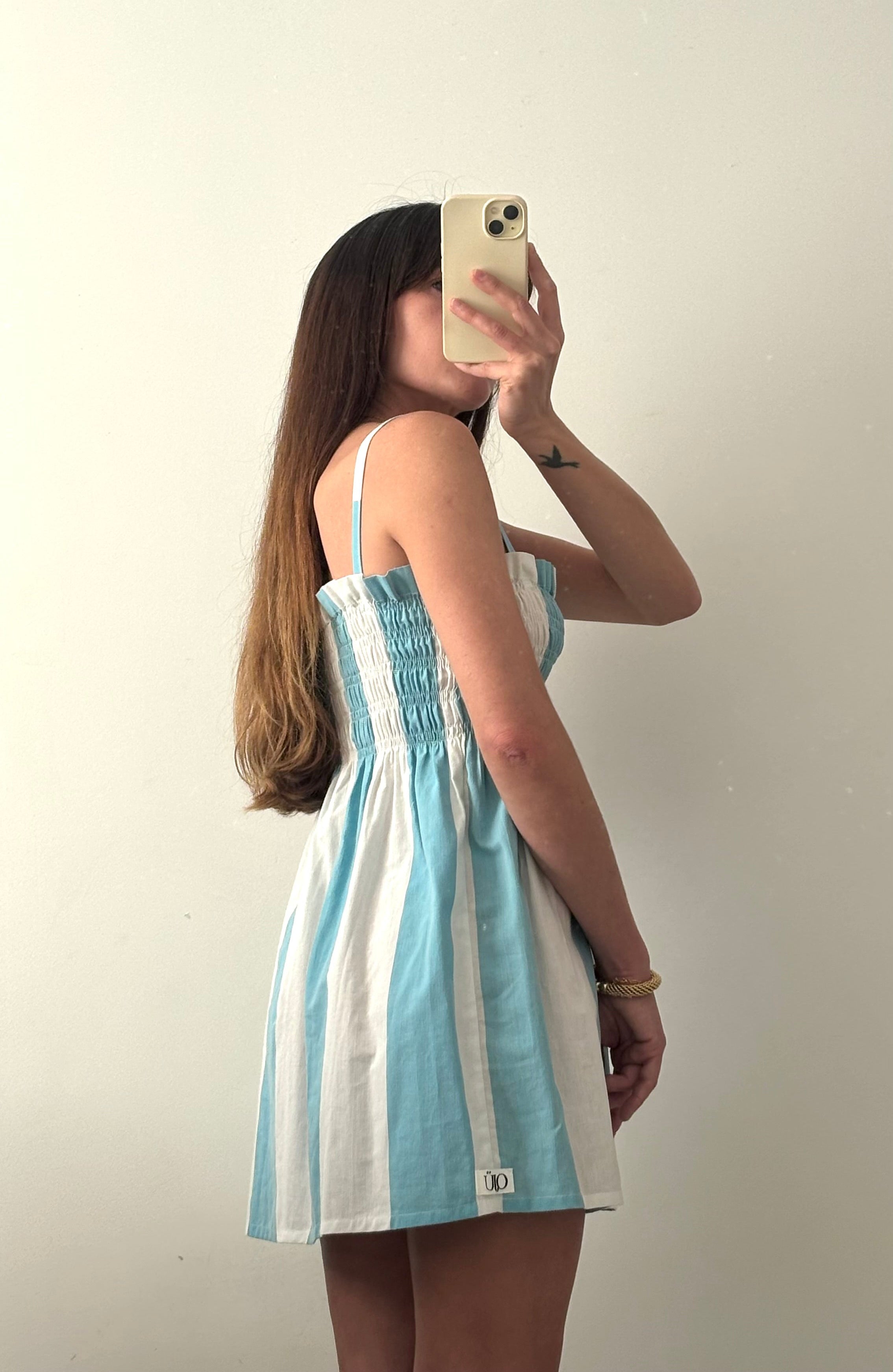 Robe courte smockée Rayures bleu et blanc – Pièce unique