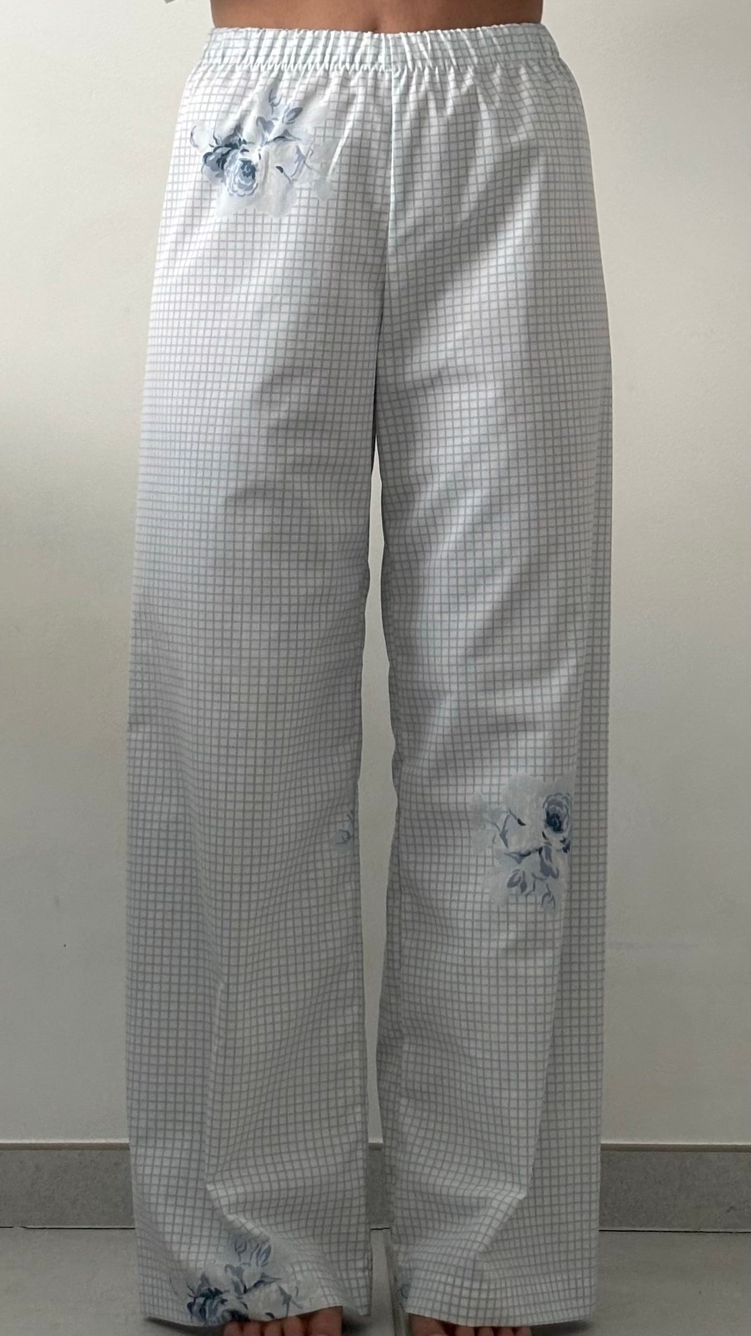 Pantalon carreaux bleu et fleurs