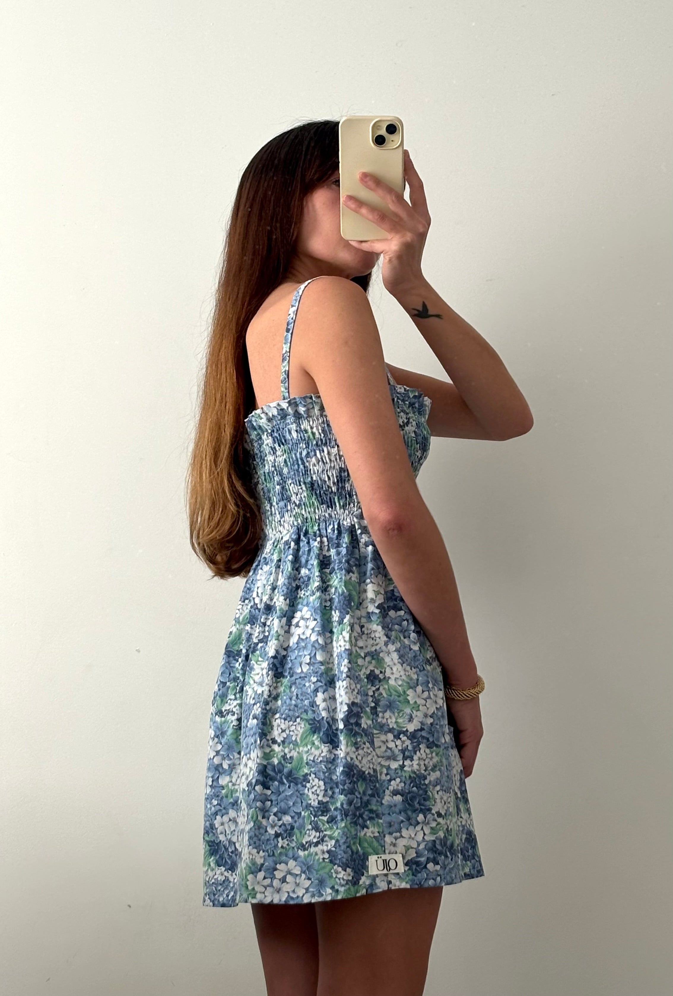 Robe courte smockée Fleurs – Pièce unique
