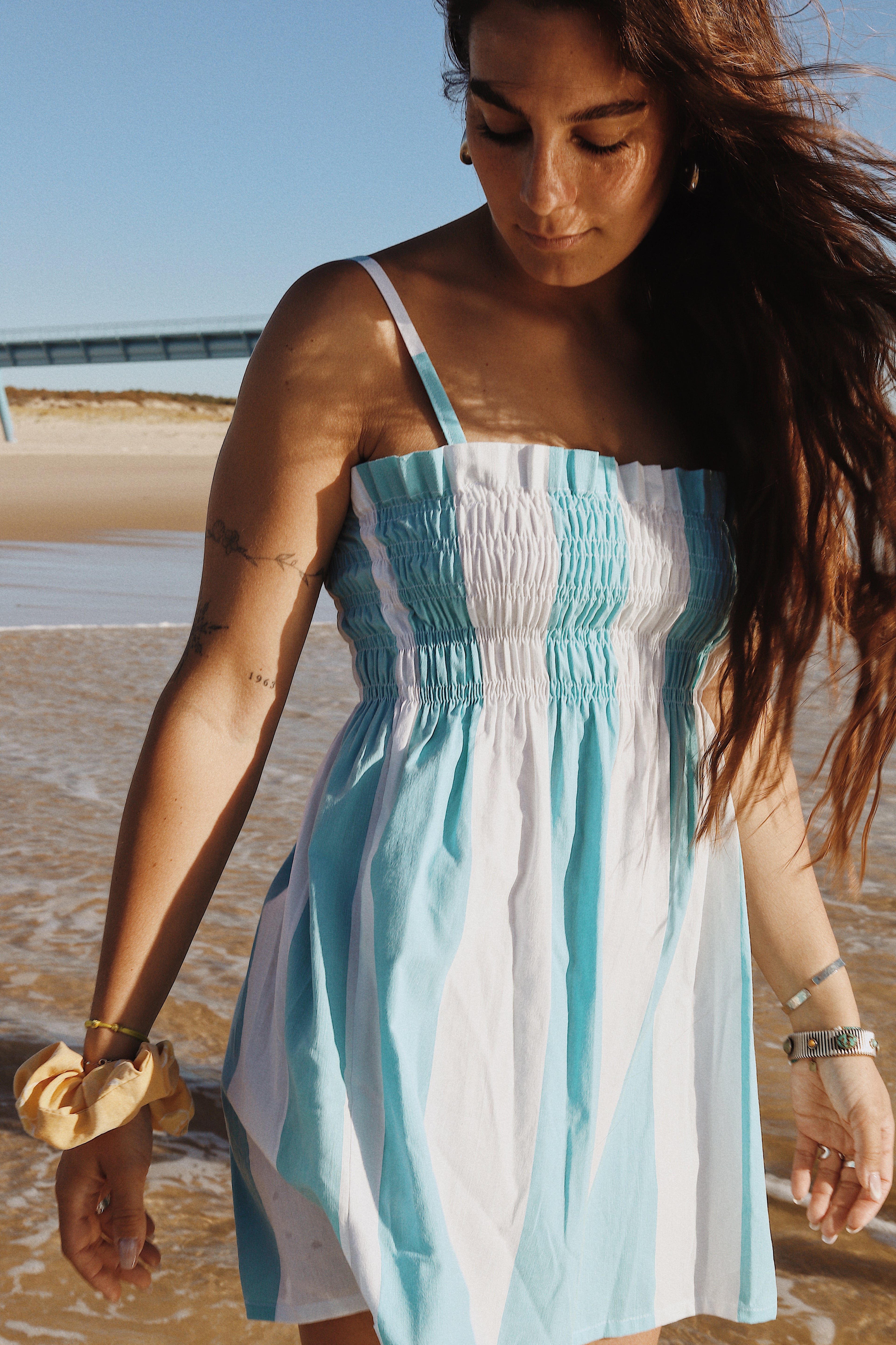 Robe courte smockée Rayures bleu et blanc – Pièce unique