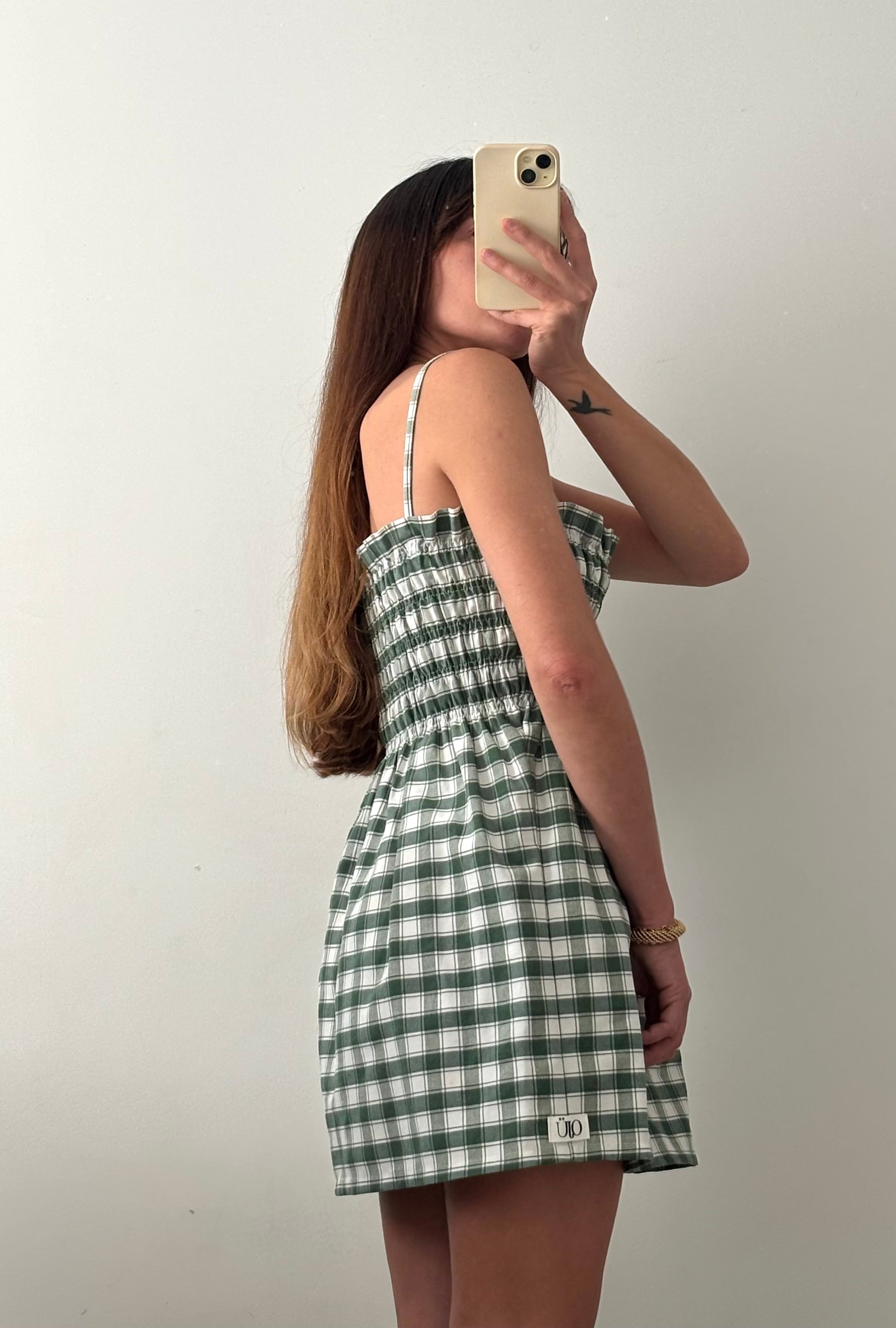 Robe courte smockée Vichy vert – Pièce unique