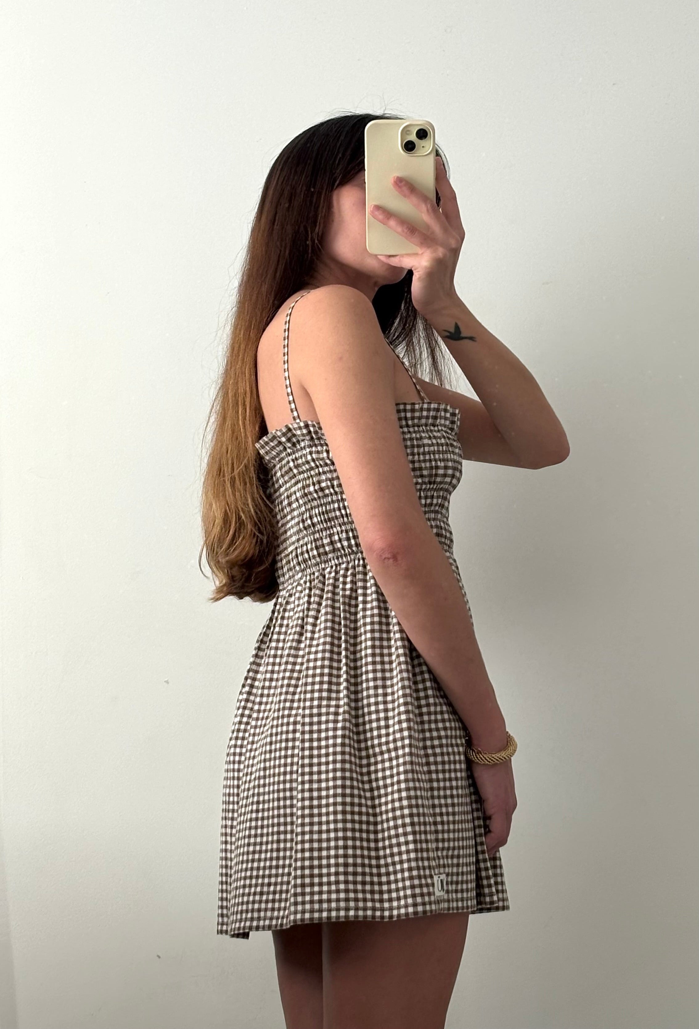 Robe courte smockée Vichy marron – Pièce unique