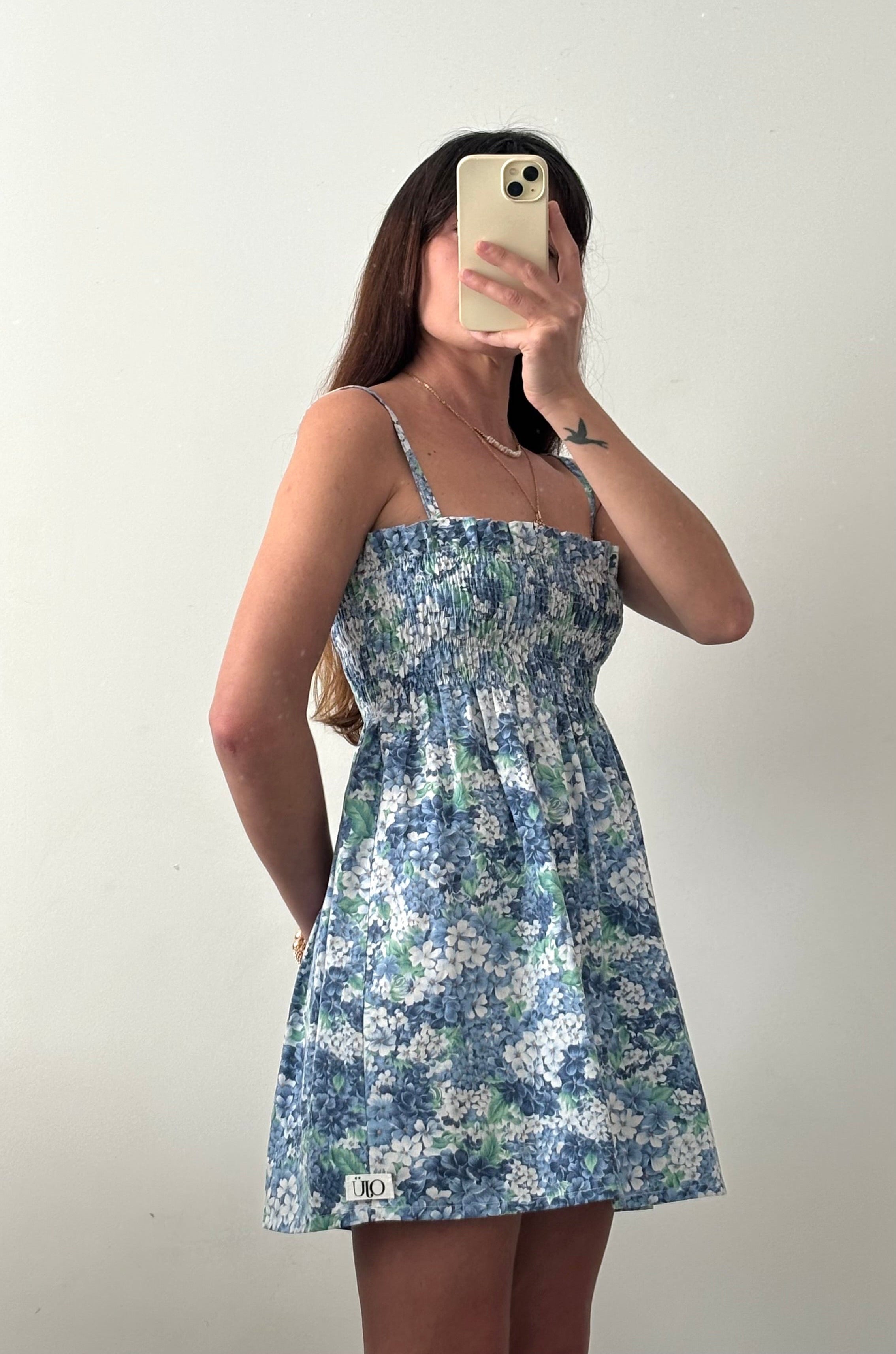 Robe courte smockée Fleurs – Pièce unique